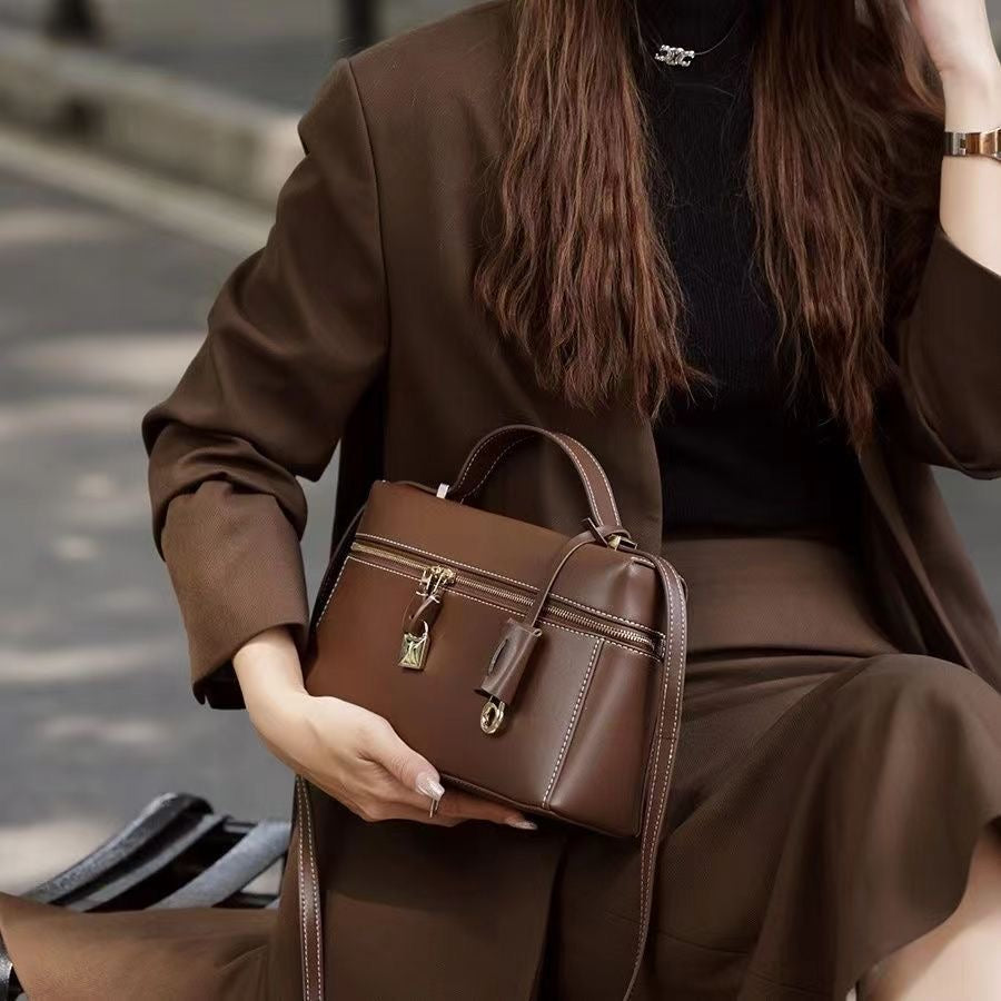 Le sac Executive Charm – Édition Moka
